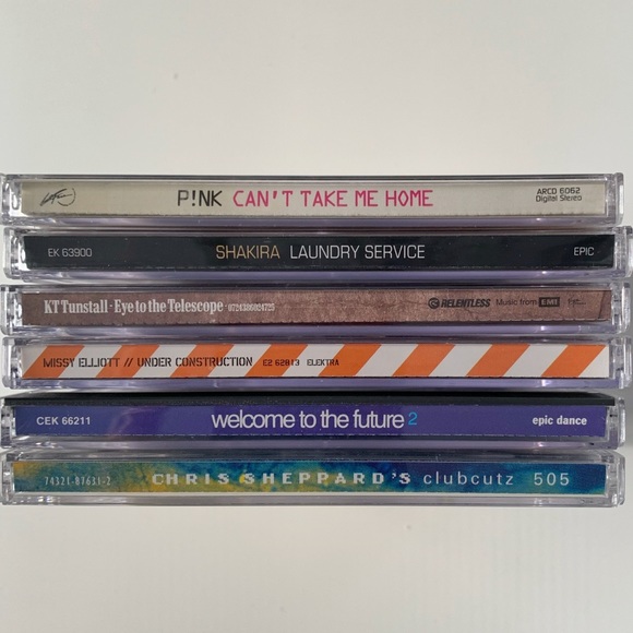 Random CD Bundle Good Tunes P!nk Shakira Missy Etc - Picture 3 of 3